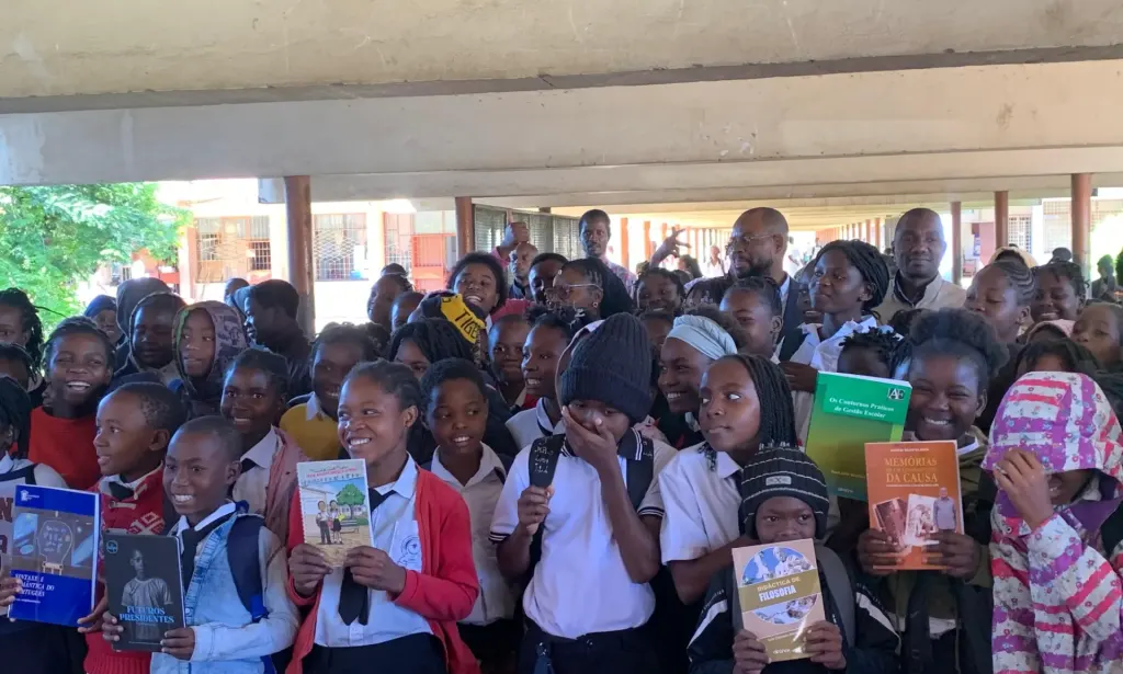 Bibliotecas comunitárias: promovendo a leitura em Moçambique