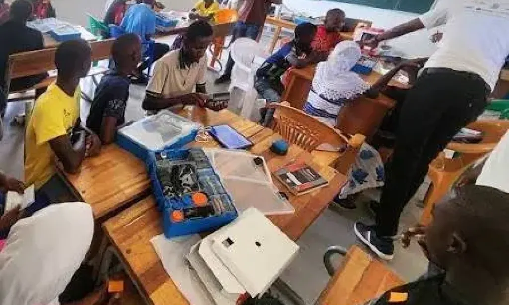 Educação STEM: preparando moçambicanos para a economia do futuro