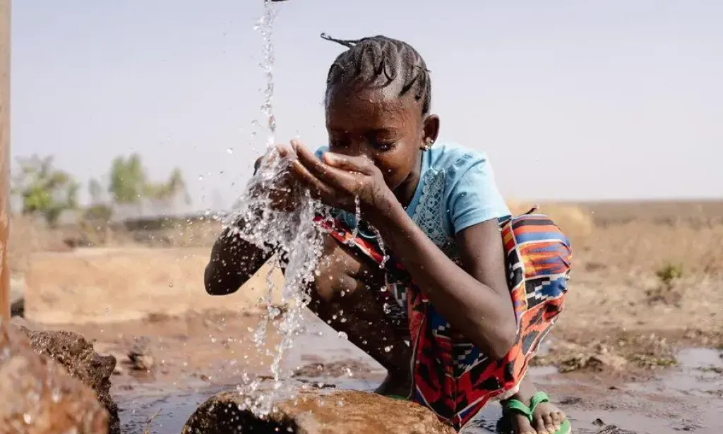 Acesso a água potável: progresso sustentado em Moçambique
